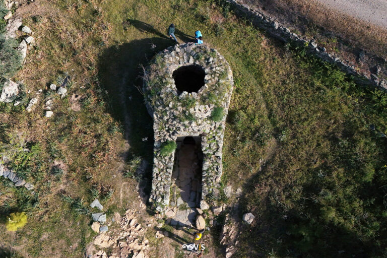 Pozzo sacro di Is Pirois visto dall'alto